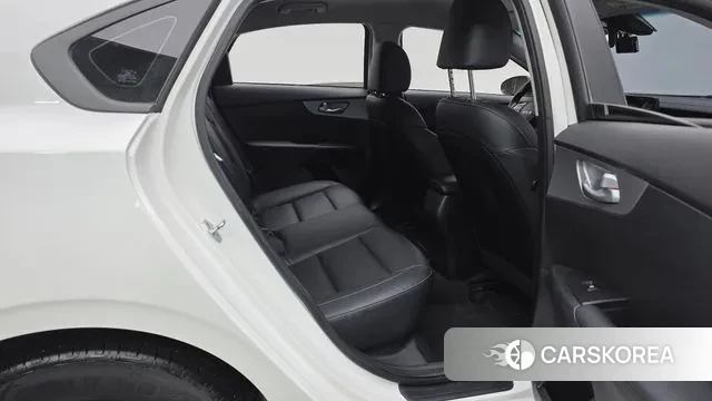 Kia The New K3 2nd generation 2022 Белый из Кореи, фото 3