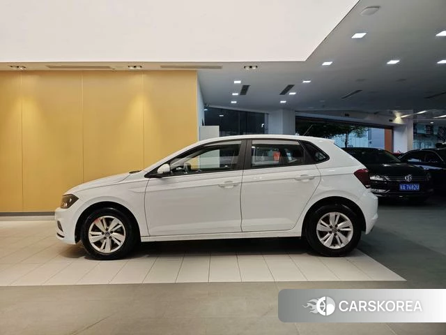 Volkswagen Polo 2023 Белый из Китая, фото 3