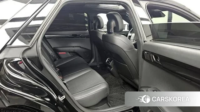 Hyundai Grandeur Hybrid (GN7) 2023 Черный из Кореи, фото 3