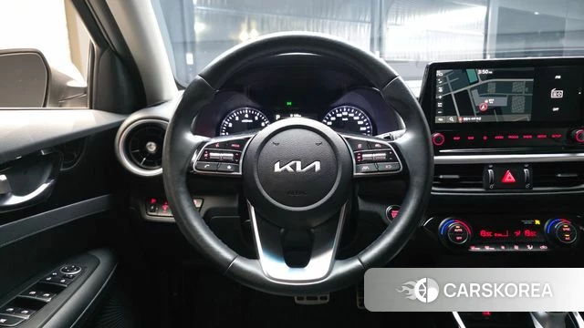 Kia The New K3 2nd generation 2023 Белый из Кореи, фото 3
