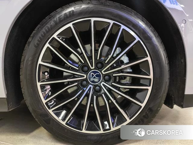 BYD Han DM 2025 Серебристо-серый из Китая, фото 3