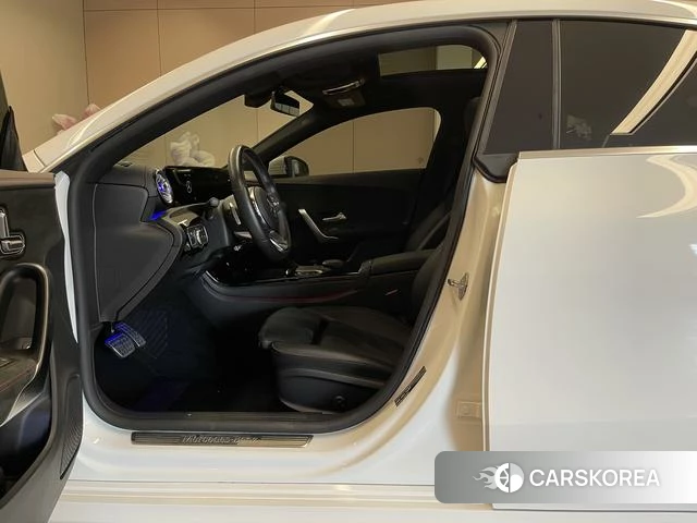 Mercedes-Benz CLA (import) 2021 Белый из Китая, фото 2