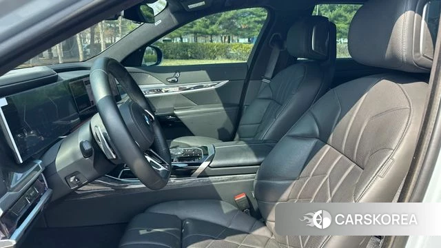 BMW 7 Series (G70) 2023 Небесно-голубой из Кореи, фото 3
