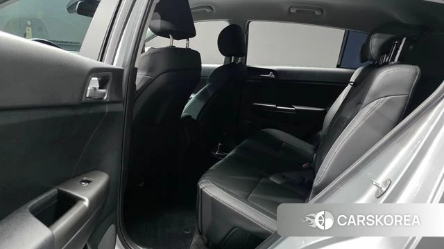 Kia Sportage The Bold 2021 Серебряный из Кореи, фото 3