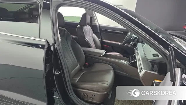 Hyundai Grandeur Hybrid (GN7) 2023 Черный из Кореи, фото 3