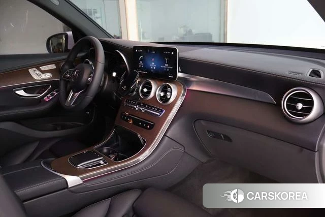 Mercedes-Benz GLC 2022 Белый из Китая, фото 3