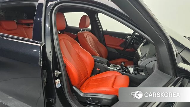BMW 1 Series (F40) 2021 Черный из Кореи, фото 3