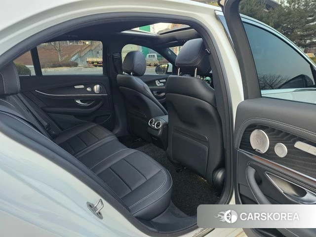 Mercedes-Benz E-Class W213 2022 Белый из Кореи, фото 3