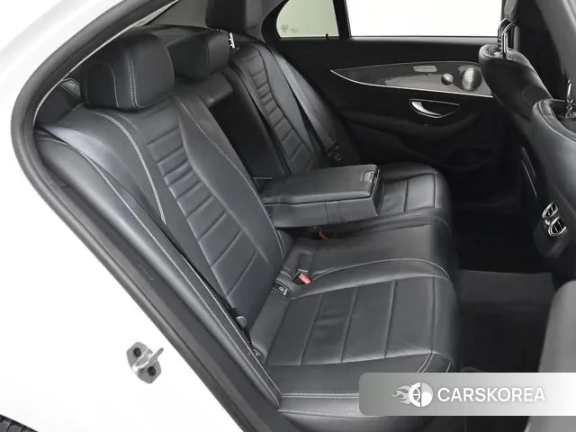 Mercedes-Benz E-Class W213 2020 Белый из Кореи, фото 3