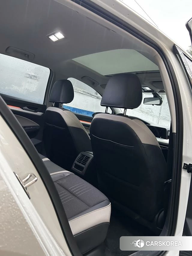 Volkswagen Golf 2024 Белый из Китая, фото 3