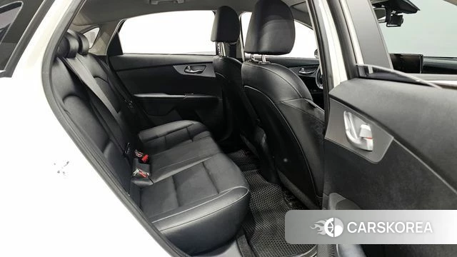 Kia The New K3 2nd generation 2022 Белый из Кореи, фото 3