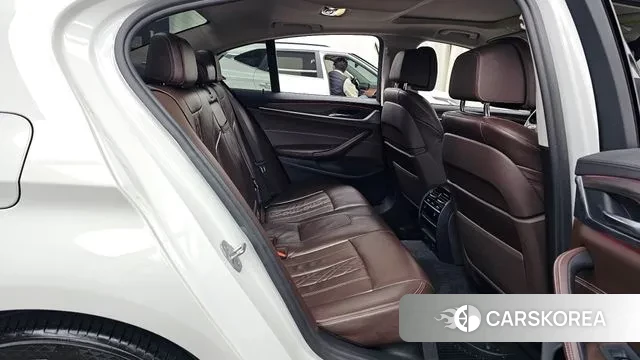 BMW 5 Series (G30) 2018 Белый из Кореи, фото 3