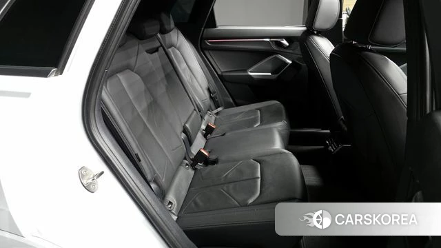 Audi Q3 (F3) 2023 Белый из Кореи, фото 3