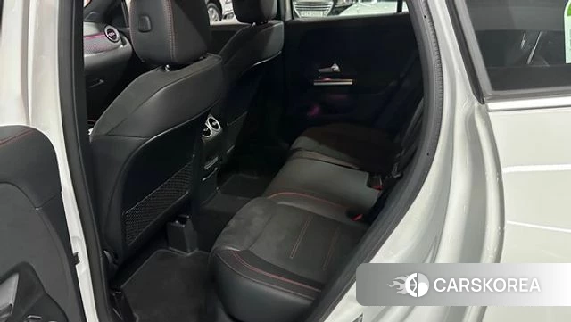 Mercedes-Benz GLA - Class H247 2025 Белый из Кореи, фото 3
