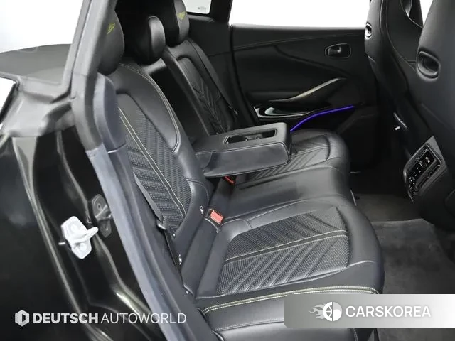 Aston Martin DBX 2023 Темно-зеленый из Кореи, фото 3