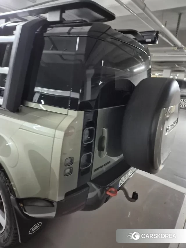 Land Rover Defender (L663) 2023 Темно-зеленый из Кореи, фото 3