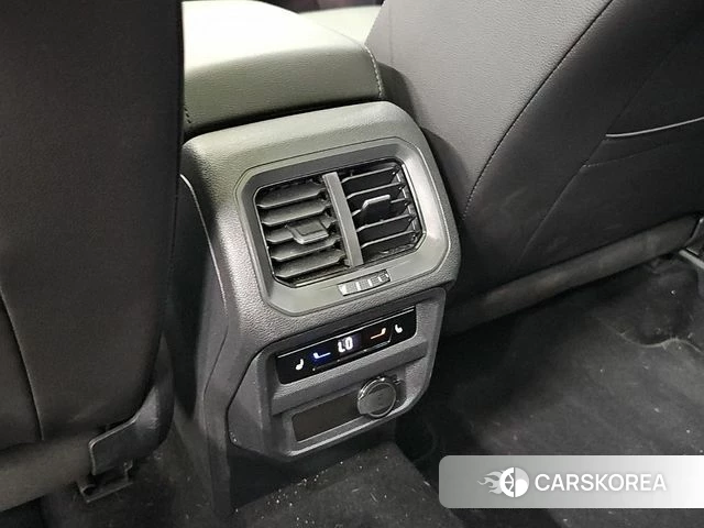 Volkswagen Tiguan second Generation 2023 Белый из Кореи, фото 3