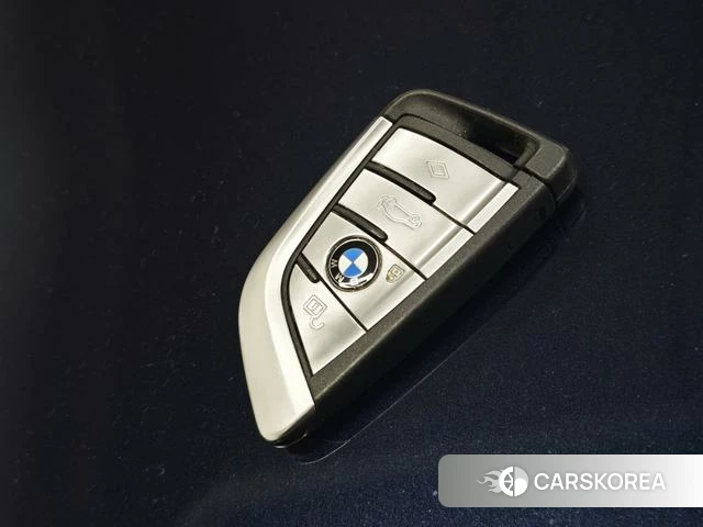 BMW 5 series PHEV 2021 Черный из Китая, фото 3