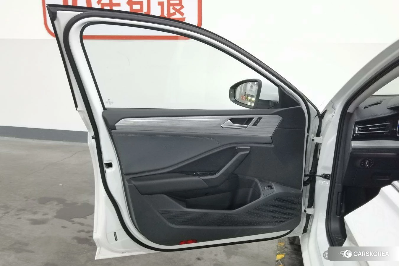 Volkswagen Sagitar 2024 Белый из Китая, фото 3