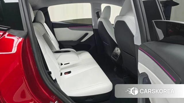 Tesla Model Y 2025 Красный из Кореи, фото 3