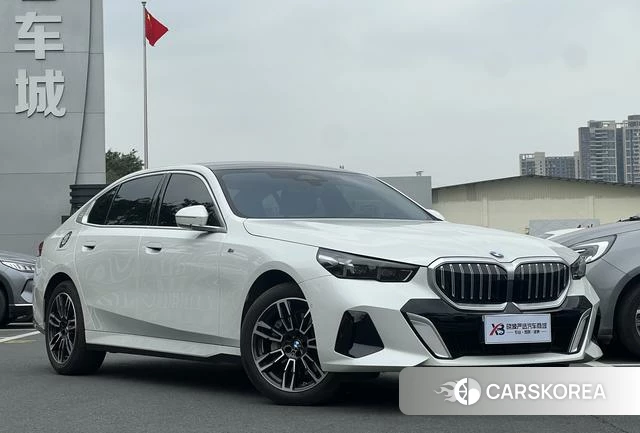BMW 5 series 2025 Белый из Китая, фото 3
