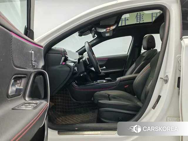 Mercedes-Benz Class A 2023 Белый из Китая, фото 3