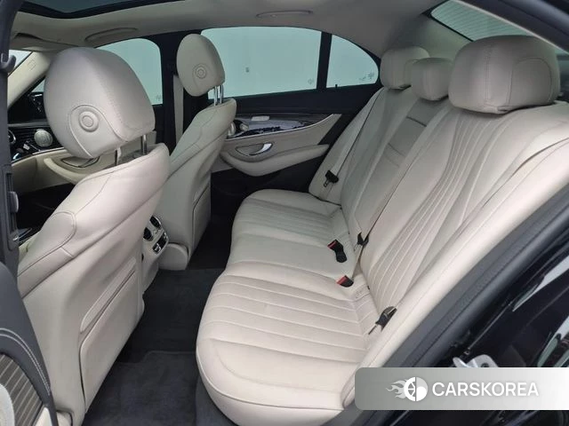 Mercedes-Benz E-Class W213 2023 Черный из Кореи, фото 3