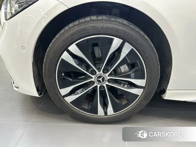 Mercedes-Benz C-class PHEV 2024 Белый из Китая, фото 3