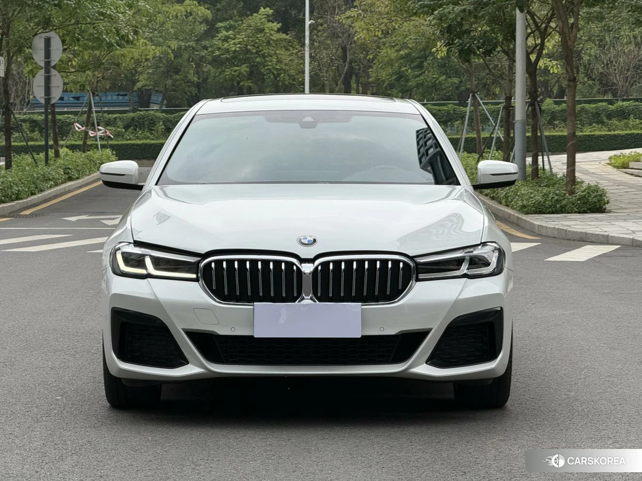 BMW 5 series 2021 Белый из Китая, фото 3