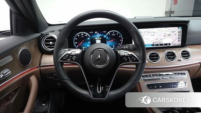 Mercedes-Benz E-Class W213 2022 Белый из Кореи, фото 3