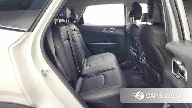 Kia Sportage 5th Generation Hybrid 2024 Белый из Кореи, фото 3