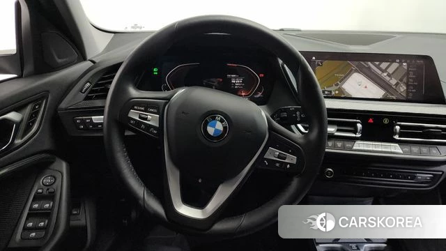 BMW 1 Series (F40) 2024 Белый из Кореи, фото 3