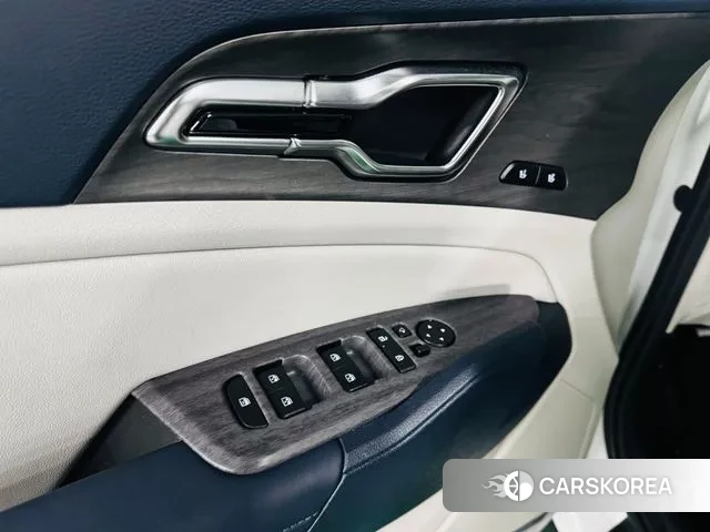 Kia Sportage 5th Generation 2023 Белый из Кореи, фото 3