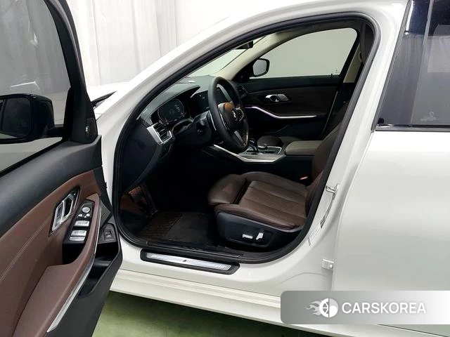 BMW 3 series 2022 Белый из Китая, фото 3