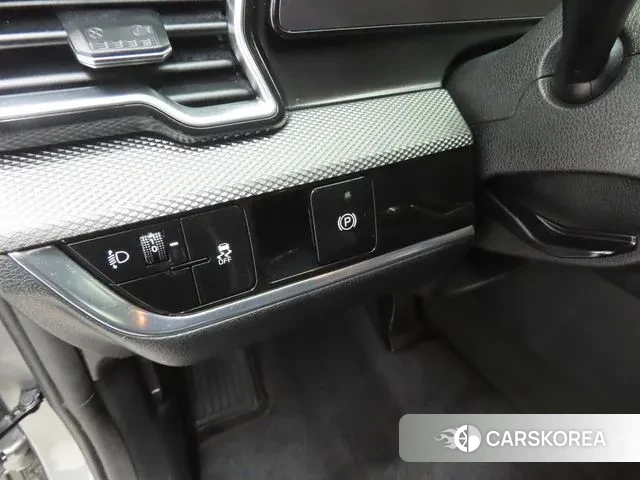 Kia Sportage 5th Generation 2022 Серебристо-серый из Кореи, фото 3