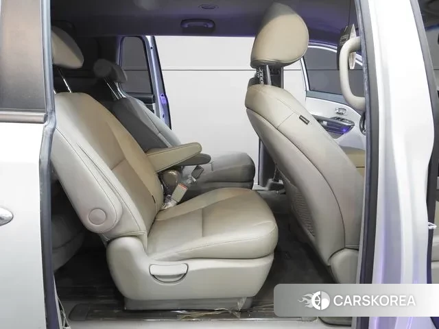 Kia The New Carnival 2019 Серебряный из Кореи, фото 3