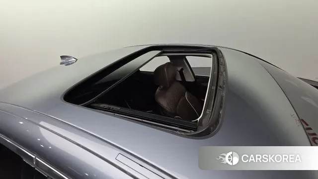 BMW 5 Series (G30) 2018 Светло-серебряный цвет из Кореи, фото 3