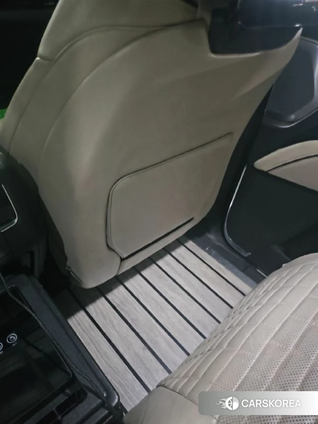 Cadillac Escalade 5th Generation 2023 Белый из Кореи, фото 3