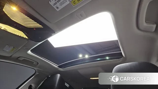 BMW 5 Series (G30) 2019 Белый из Кореи, фото 3