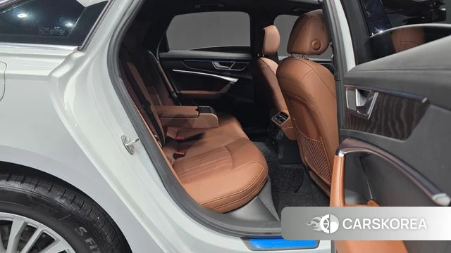 Audi A6 (C8) 2021 Белый из Кореи, фото 3