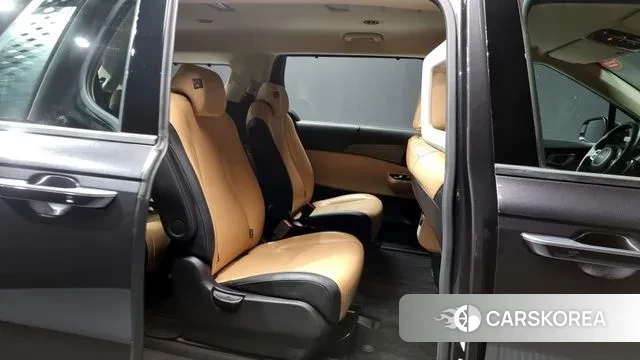 Kia Carnival 4th generation 2023 Серый из Кореи, фото 3