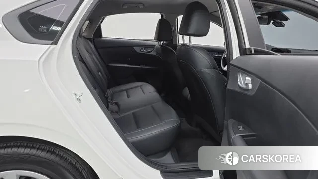 Kia The New K3 2nd generation 2022 Белый из Кореи, фото 3