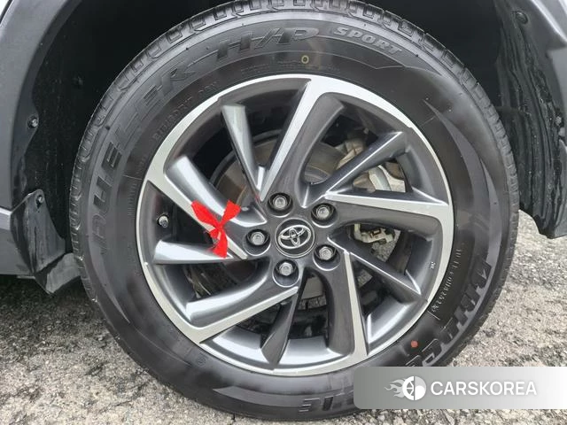 Toyota C-HR 2022 Белый из Китая, фото 3