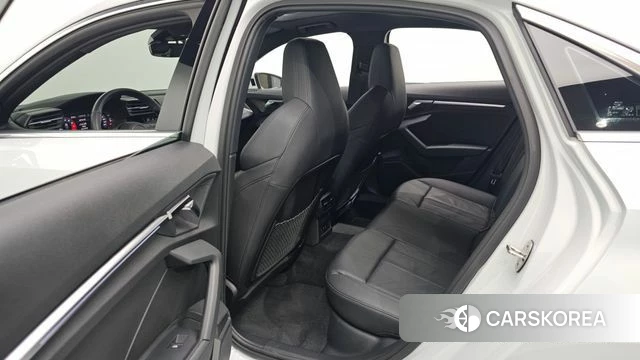 Audi A3 (8Y) 2023 Белый из Кореи, фото 3