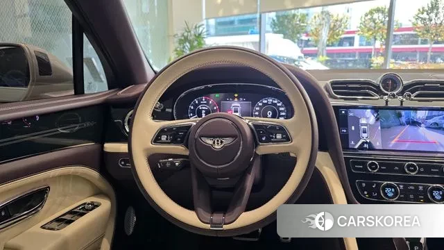 Bentley Bentayga 2025 Жемчужный двухцветный из Кореи, фото 3