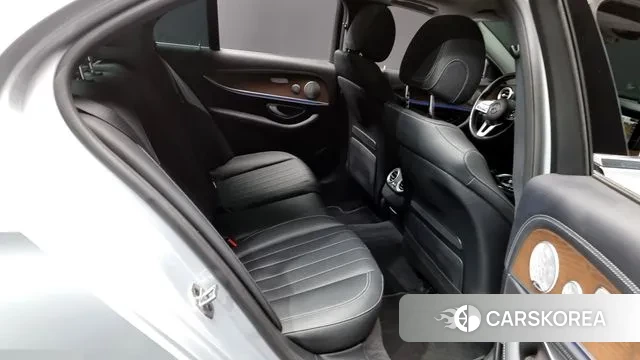 Mercedes-Benz E-Class W213 2019 Серебристо-серый из Кореи, фото 3