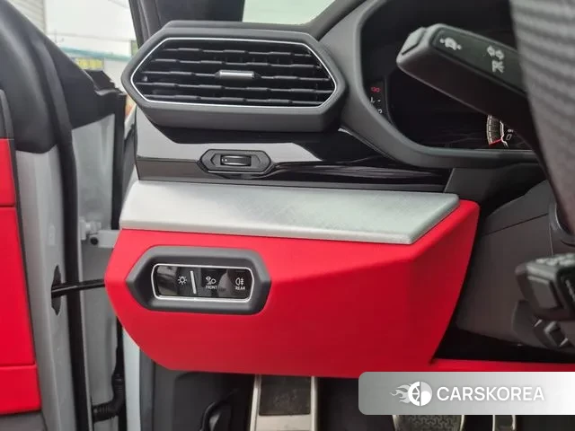 Lamborghini Urus 2019 Белый из Кореи, фото 3