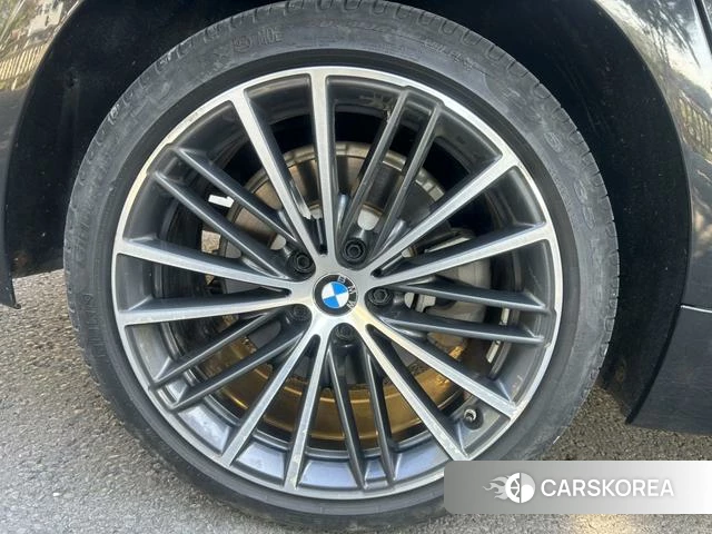 BMW 5 series 2022 Черный из Китая, фото 3