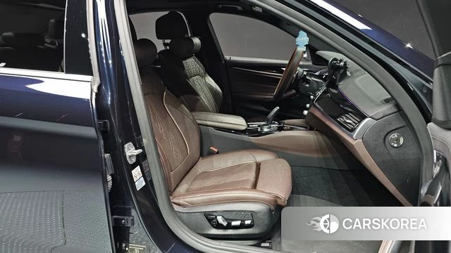 BMW 5 Series (G30) 2018 Синий из Кореи, фото 3