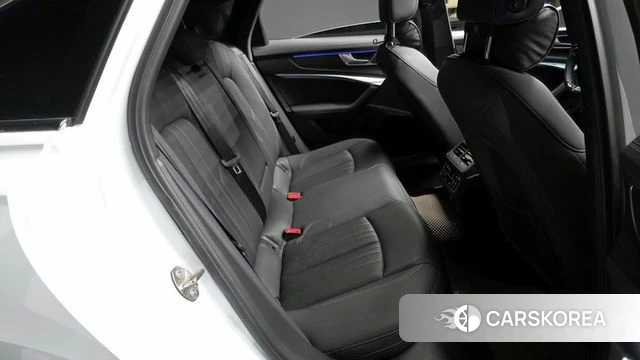 Audi A6 (C8) 2021 Белый из Кореи, фото 3